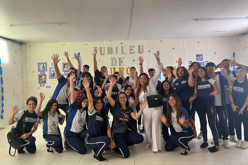 Escola Estadual Dom Pedro I Em Bel M Celebra Anos Programa O