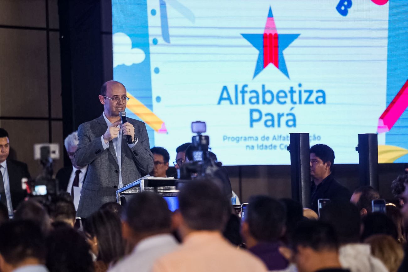 Secretário de Educação Rossieli Soares explicou cada um dos eixos do programa aos gestores (Foto: Bruno Cecim / Ag.Pará)