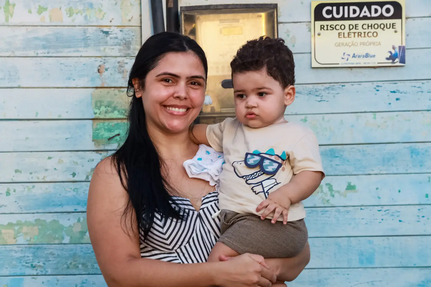 Andreina Muniz aguarda a creche para Lucas Gael - Foto: Bruno Cecim / Ag.Pará