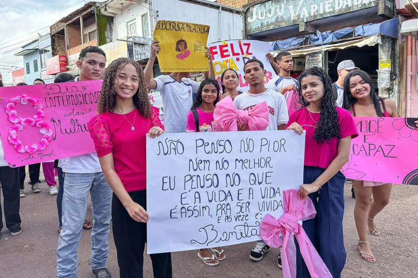 Foto: Escola Estadual promove 3ª caminhada em homenagem ao Dia Internacional da Mulher