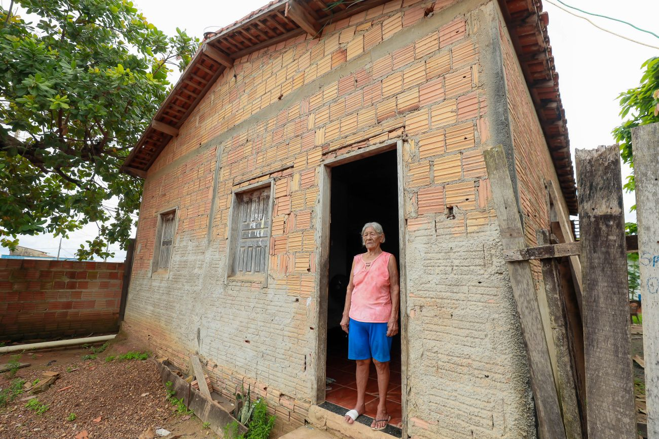 Ana de Jesus, 70 anos, celebra e aguarda a conclusão da obra - Foto: Bruno Cruz / Agência Pará