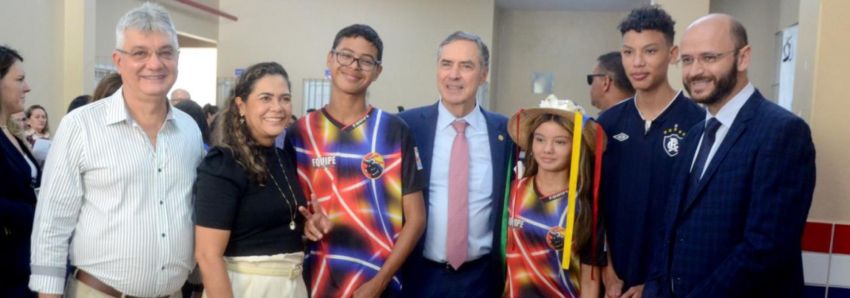 Foto: Estudantes participam de palestra sobre valores, integridade e conhecimento com o presidente do STF, em Belém