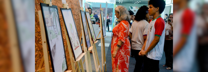 Foto: Em Belém, estudantes estaduais expõem desenhos e participam como repórteres em evento internacional sobre a Amazônia