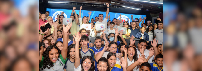 Foto: Governo do Pará entrega mais de 1.500 notebooks para escolas estaduais de Santarém