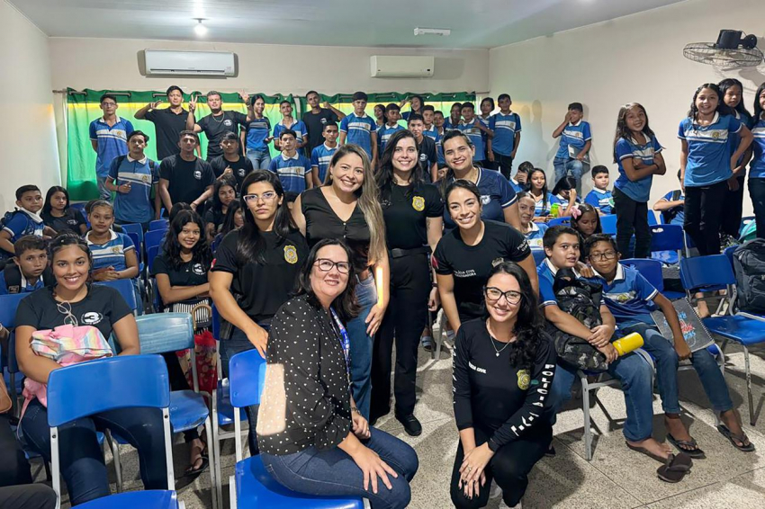 Foto: Polícia Civil realiza palestra sobre bullying e cyberbullying em Capanema