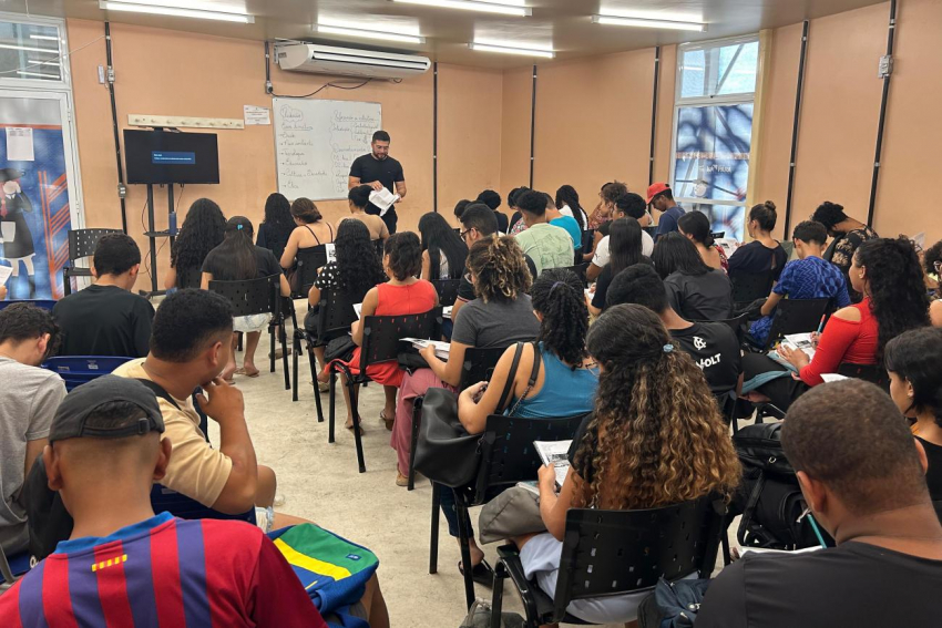 Foto: Estudantes participam de aulão preparatório para o Enem na UsiPaz Jurunas/Condor