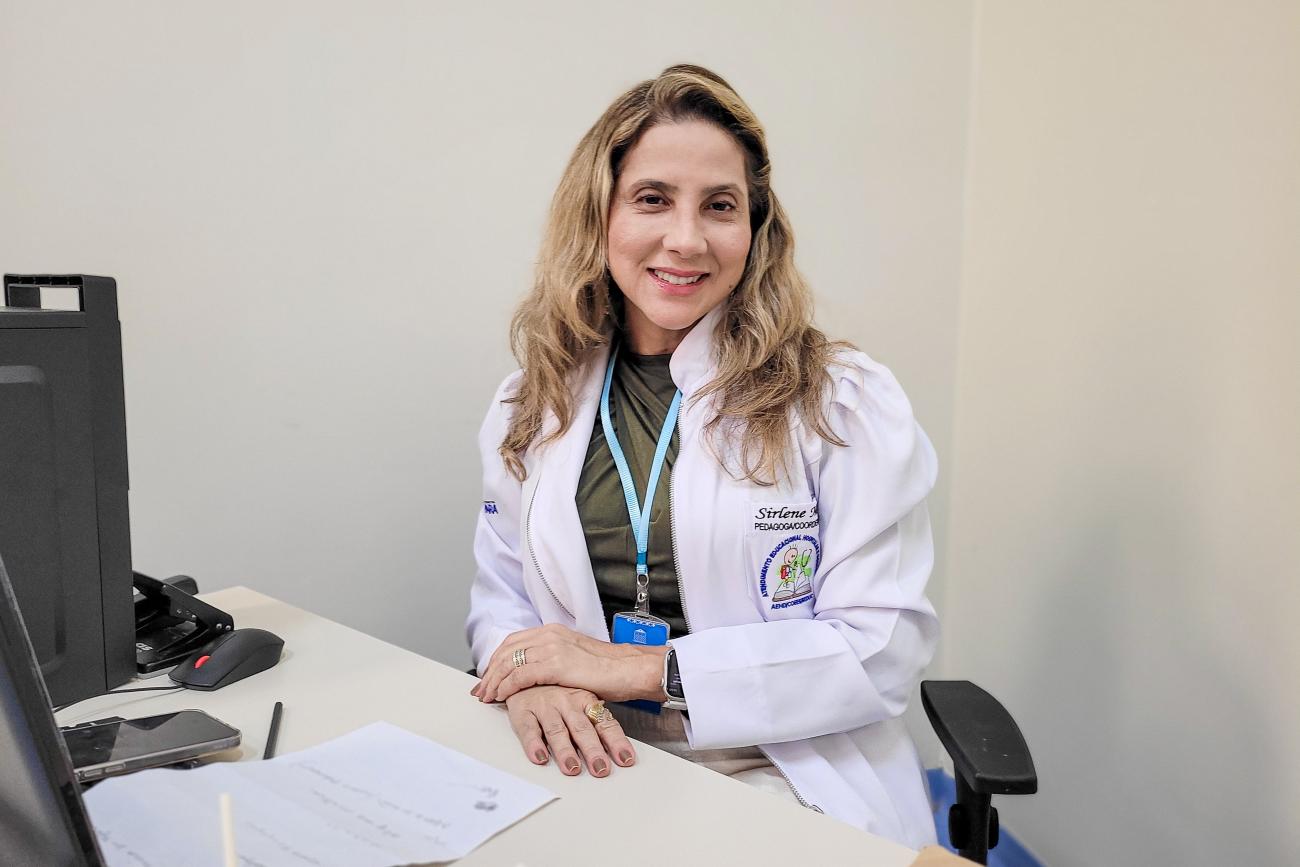 Coordenadora da classe hospitalar na Santa Casa, Sirlene Oliveira - Foto: Ascom Seduc