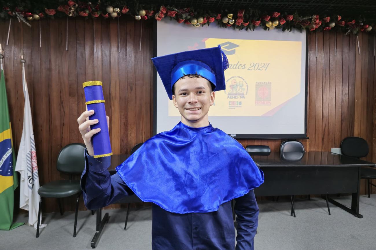 Estudante, Cauã Reymond Nogueira Teixeira, de 18 anos: ''Agradeço aos professores que me apoiaram nessa jornada''. - Foto: Josué Amaral - Ascom/Hemopa