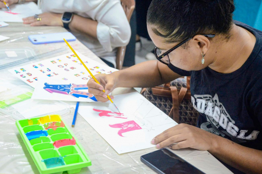 Foto: Projeto da Classe Hospitalar da Seduc usa letras de barcos da região amazônica como ferramenta de alfabetização